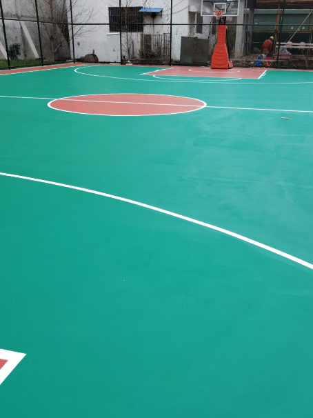 洋浦经济开发区 球场长期使用易出现地面开裂
